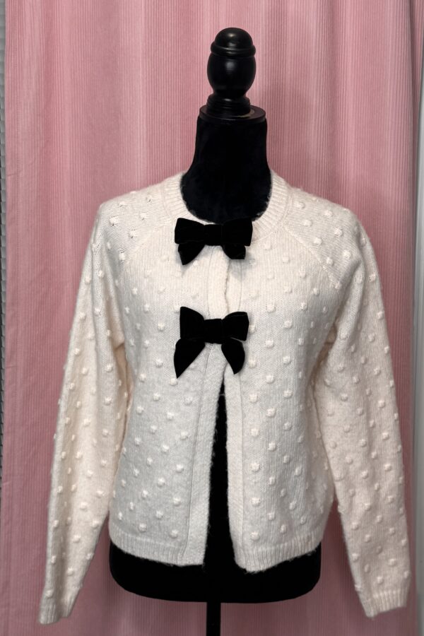 White soft sweater cantidad
